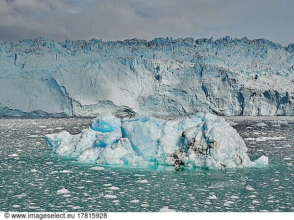 Eqi glacier and ice chunks in Greenland