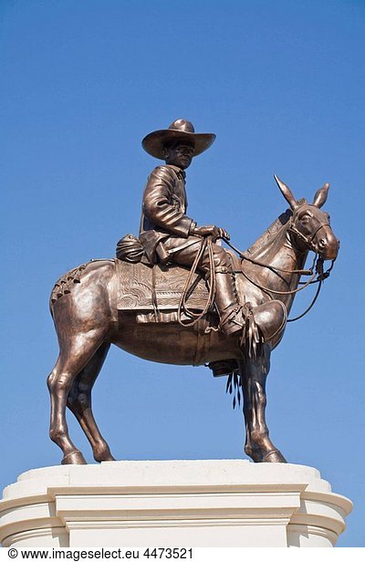Equestrian statue of Augusto Cesar Sandino  Managua  Nicaragua