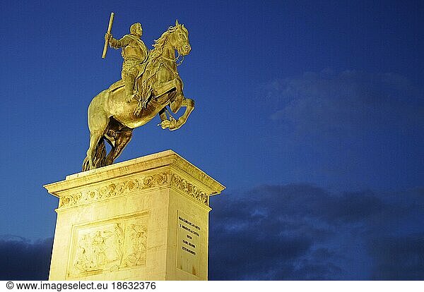 Equestrian statue of Felipe IV  Plaza de Oriente  Palacio Real  Royal Palace  Madrid  Spain  Europe