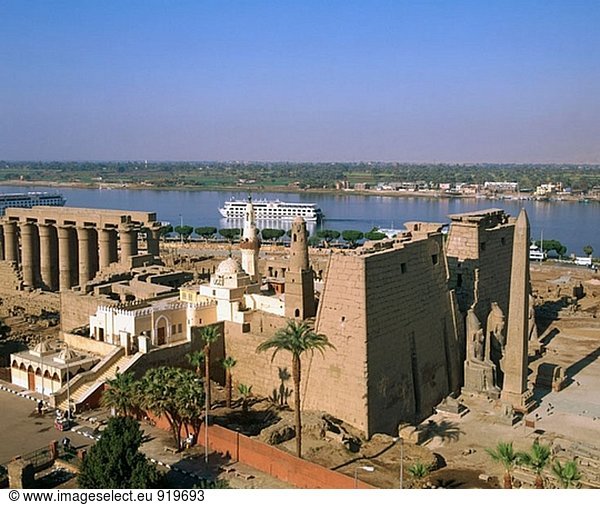 Erhöhte Ansicht der Tempel und Nil. Luxor. Ägypten