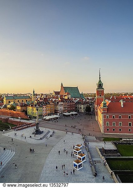 Erhöhte Ansicht  Schlossplatz mit Königsschloss  Altstadt  Warschau  Woiwodschaft Masowien  Polen  Europa