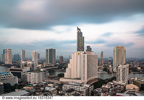 Erhöhter Blick auf Bangkok  Thailand  Südostasien  Asien