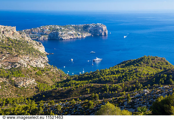 Erhöhter Blick auf Landschaft und Küste  Andratx  Mallorca  Spanien