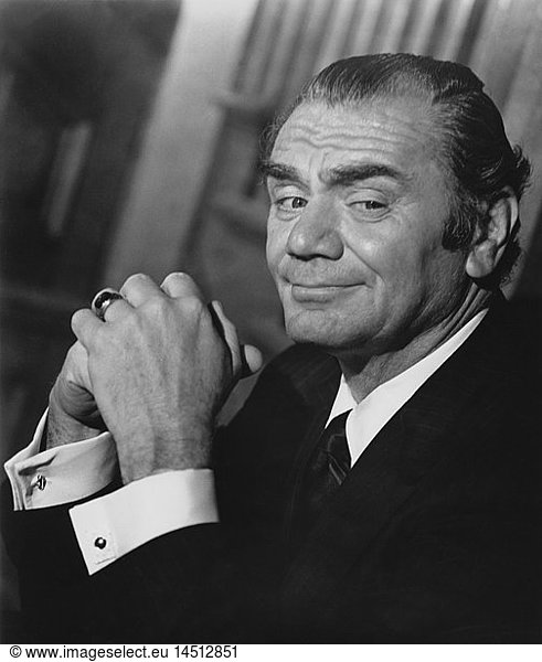 Ernest Borgnine  on-set of the Film  Willard  BCP Productions  1971