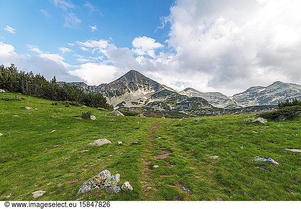 Erstaunliche Landschaft des Pirin-Gebirges Bulgarien.