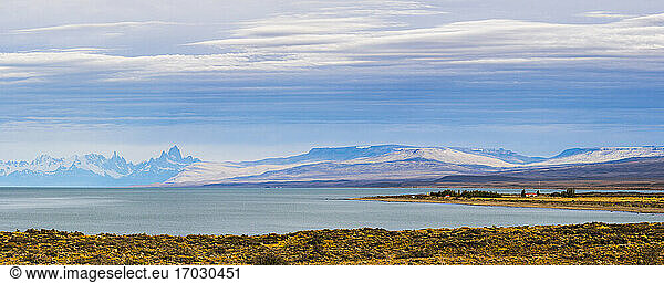Estancia by Lago Viedma (Viedma Lake) with Mount Fitz Roy (aka Cerro