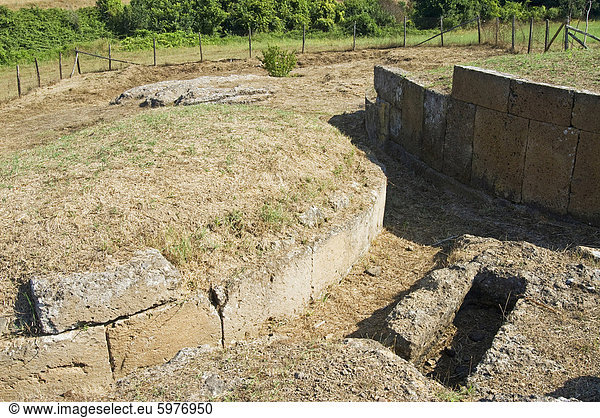Etruskische Nekropole von Ara del Tufo  Tumulus Grab  Tuscania  Viterbo  Latium  Latium  Italien  Europa
