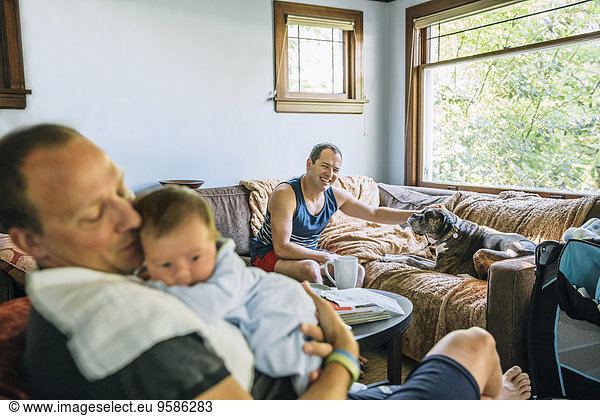 Europäer Entspannung Junge - Person Menschlicher Vater Zimmer Wohnzimmer Baby