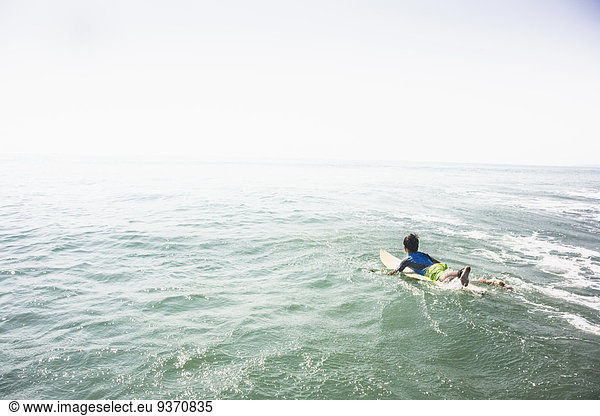 Europäer Junge - Person Ozean Wellenreiten surfen