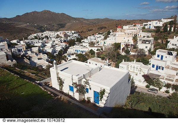 Europa Berg über Dorf Ansicht Kykladen Griechenland Griechische Inseln