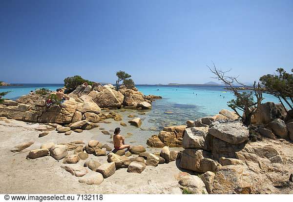 Europa Frau Tag europäisch Strand Mensch Küste Meer weiblich - Mensch Insel Sardinien Sandstrand Italien Mittelmeer