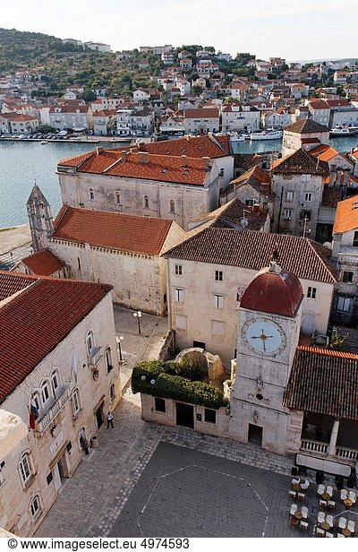 Europa  Halle  Stadt  Quadrat  Quadrate  quadratisch  quadratisches  quadratischer  UNESCO-Welterbe  Jahrhundert  Kroatien  Dalmatien  Trogir
