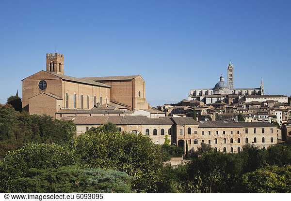 Europa  Italien  Siena  Blick auf die Basilika San Domenica