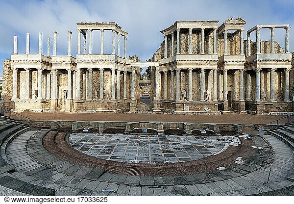 Europa  Spanien  Badajoz  Merida  Das antike römische Theater (Teatro Romano de M?rida).