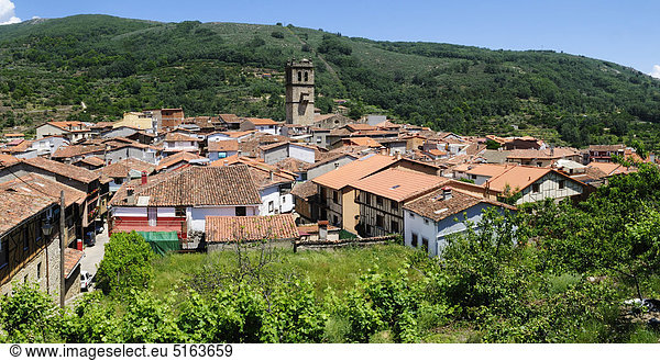 Europa  Spanien  Extremadura  Sierra de Gredos  Garganta la Olla  Dorfansicht