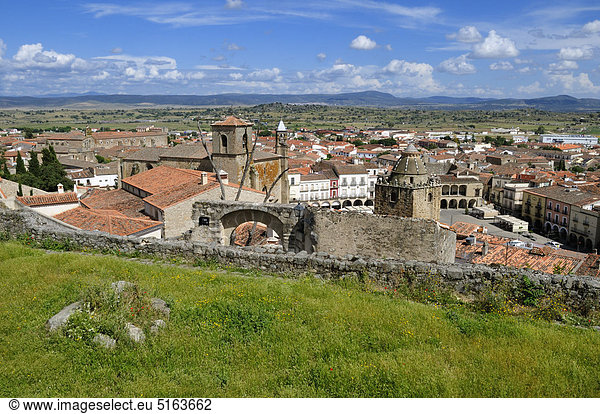 Europa  Spanien  Extremadura  Trujillo  Blick auf die historische Altstadt