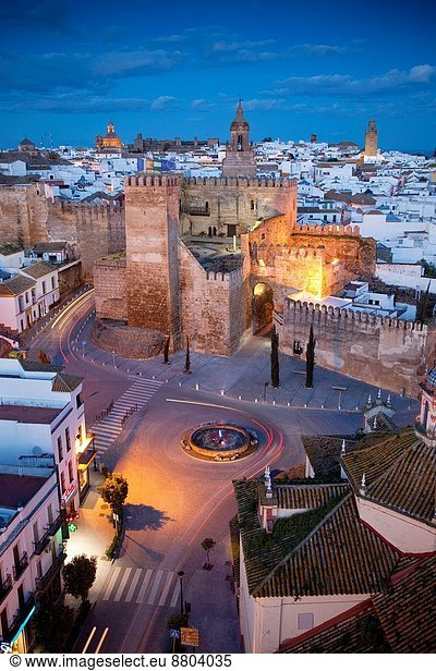 Europa Tür Kirche Ansicht Alcazar von Sevilla Andalusien Glocke Carmona Sevilla Spanien