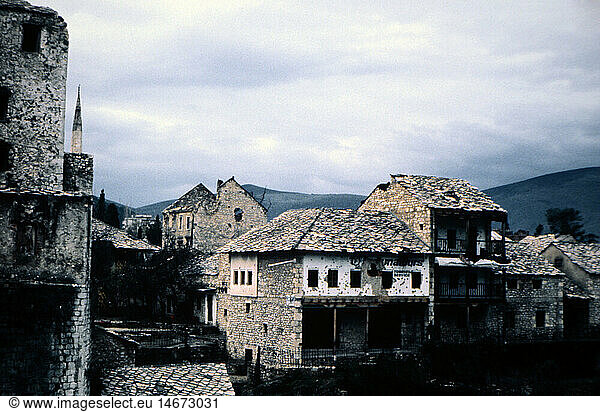 events  Bosnian War 1992 - 1995  Mostar  damaged houses  1994  bullet holes  shot holes  Bosnien-Herzegowina  Bosnien - Herzegowina  Yugoslavia  Yugoslav Wars  Balkans  conflict  1990s  90s  20th century  historic  historical