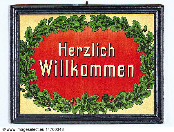 events  First World War / WWI  Germany  'Herzlich Willkommen' (Welcome!)  sign to welcome returning soldiers  circa 1918