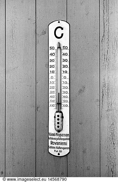 events  Second World War / WWII  Finland  Lapland  Rovaniemi  Winter 1941 / 1942  thermometer shows minus 29 degree  photo taken by a German soldier  winter  Continuation War 1941 - 1944  20th century  historic  historical  cold  coldness  iciness  frostiness  1940s