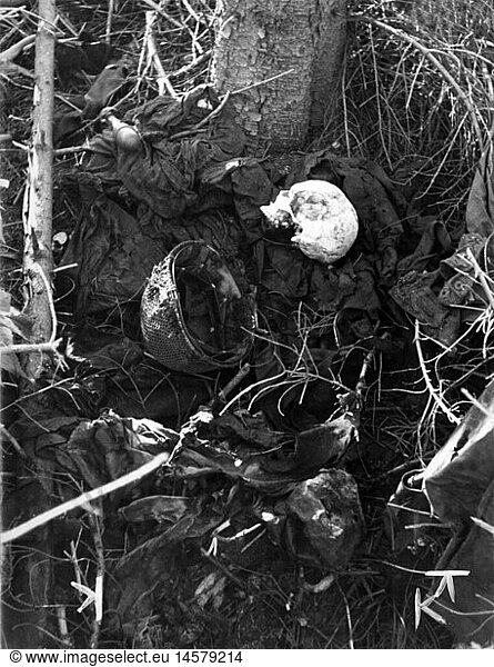 events  Second World War / WWII  Germany  Battle of Hurtgen Forest 1944 / 1945  fallen American soldier two years after the fightings