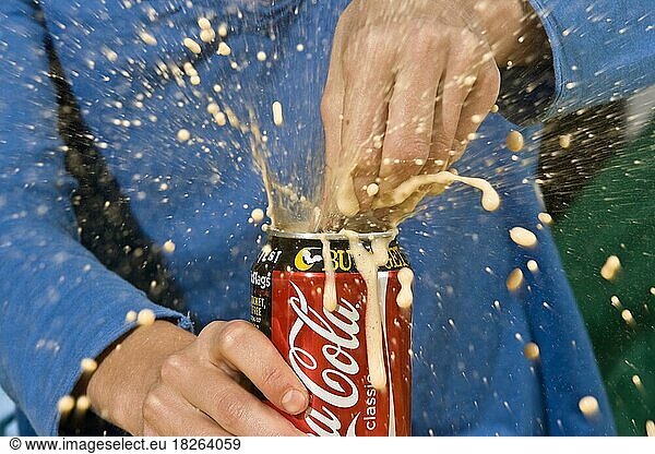 Exploding Soda Can