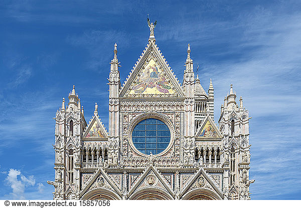 Facade of Duomo di Siena (Siena Cathedral)  Siena  Tuscany  Italy