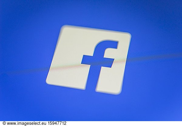 Facebook App  social network  logo  screenshot  smartphone  detail  full format