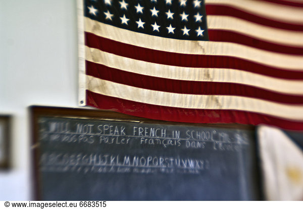Fahne  Klassenzimmer  Schreibtafel  Tafel  altmodisch