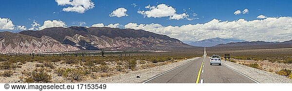 Fahren im Parque Nacional Los Cardones (Kaktus-Nationalpark)  Cachi-Tal  Calchaqui-Täler  Provinz Salta  Nordargentinien