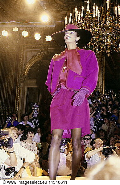fashion  fashion show  Haute Couture  Paris  Yves Saint Laurent  winter collection 1989/1990