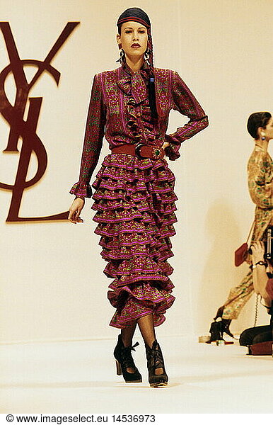 fashion  fashion show  Pret-a-Porter  Paris  Yves Saint Laurent  fall / winter collection 1993 / 1994