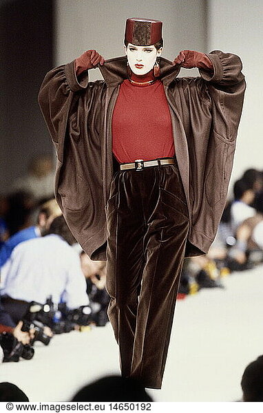fashion  fashion show  Pret-A-Porter  Paris  Yves Saint Laurent  fall / winter collection 1985 / 1986