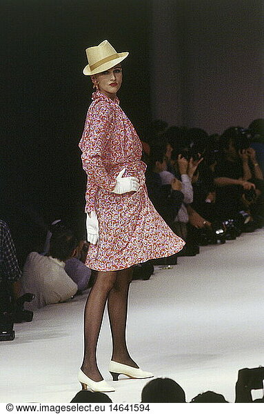 fashion  fashion show  Pret-a-Porter  Paris  Yves Saint Laurent  summer collection 1989