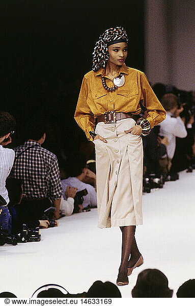fashion  fashion show  Pret-a-Porter  Paris  Yves Saint Laurent  summer collection 1989  'African Queen'  model on catwalk