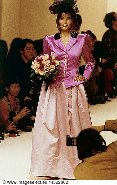 fashion  fashion show  Pret-a-Porter  Paris  Yves Saint Laurent  winter collection 1992 / 1993