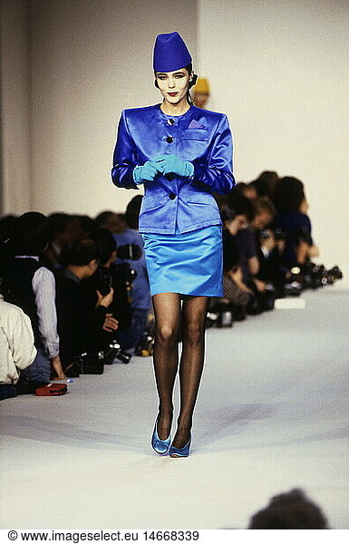 fashion  fashion show  Pret-A-Porter  Paris  Yves Saint Laurent  winter collection 1988