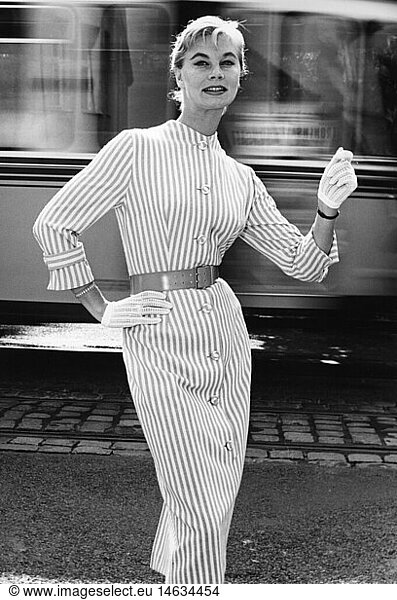 fashion  ladies' fashion  fashion model in woman's suit  1958