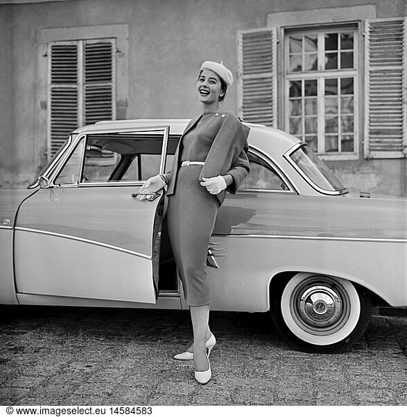 fashion  ladies' fashion  mannequin standing at Borgwart  1957