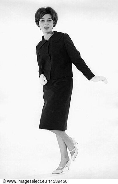 fashion  ladies' fashion  woman wearing woman's suit  1961