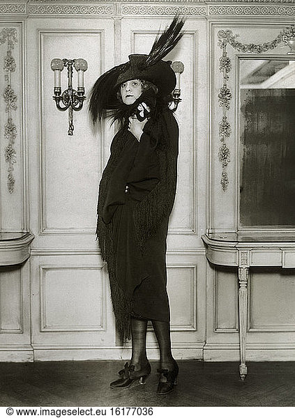 Fashion Model / 1920s