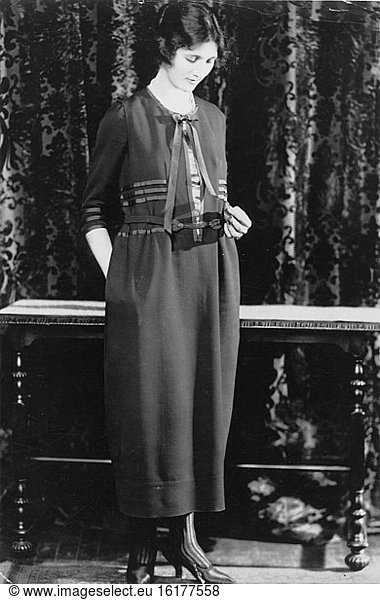 Fashion Model 1920's / Photo