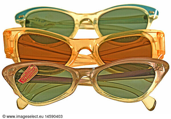 fashion  1950s  accessoires  sunglasses  Germany  circa 1957