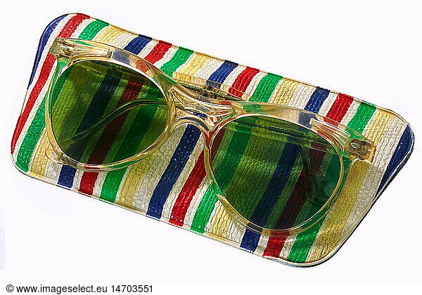 fashion  1950s  accessoires  sunglasses  spectacle case  glasses box  Germany  circa 1957