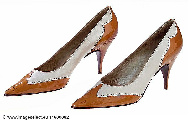 fashion  1950s  ladies' fashion  shoes  high-heeled shoes  Italy  circa 1959
