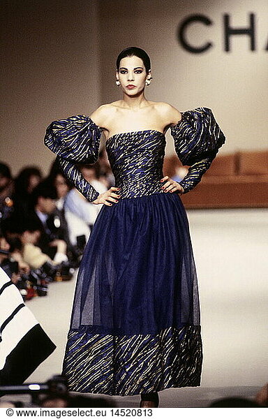 fashion  1980s  mannequin  full length  wearing dress  catwalk  autumn winter  Pret-a-porter  by Chanel  Paris  1987  80s