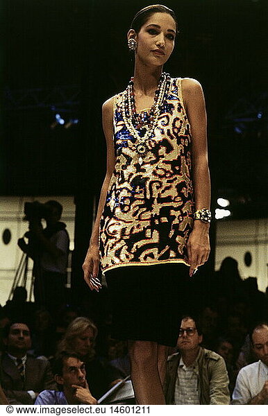 fashion  1980s  mannequin  half length  catwalk  spring summer  by Chanel  1985/1986  80s