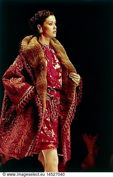 fashion  1990s  mannequin  wearing coat with fur  half length  catwalk  autumn winter  Haute Couture  by Christian Dior  Paris  1994/1994