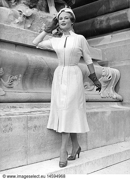 fashion  1950s  woman in woolen dress  1950s
