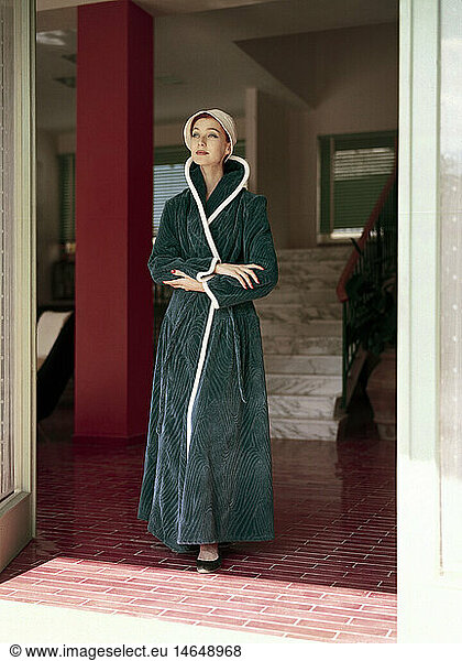 fashion  1960s  woman wearing colorful dressing gown (type seagull)